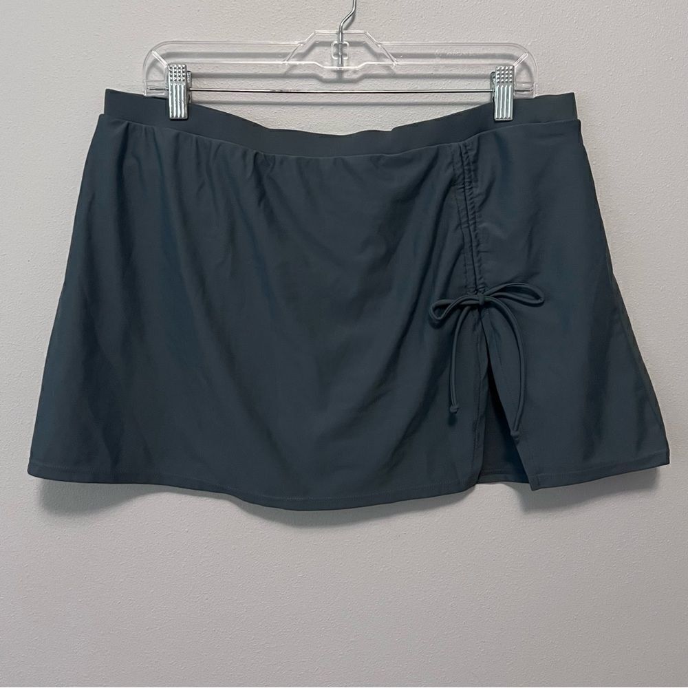 Rekita Gray Swim Skort Size 2X  NWOT!